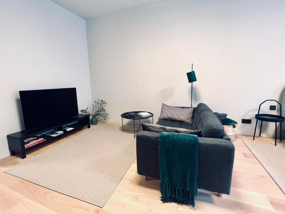 Stylish New Apartment In Riga Old Town - City Centre, Self Check-In, Walkable To Major Attractions 外观 照片